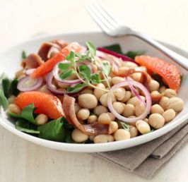 Tondini bean salad with anchovies and Tropea onions