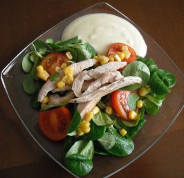 Energy-boosting salad in a yoghurt sauce by Nuxia