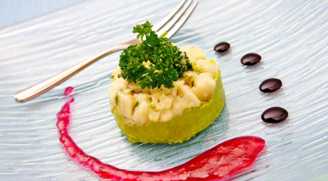 Tartar of baccalà with a mint and pea cream