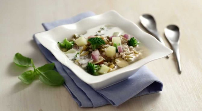 High-fibre Soup with broccoli and potatoes