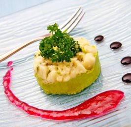 Tartar of baccalà with a mint and pea cream