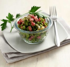 Split peas with bacon and basil