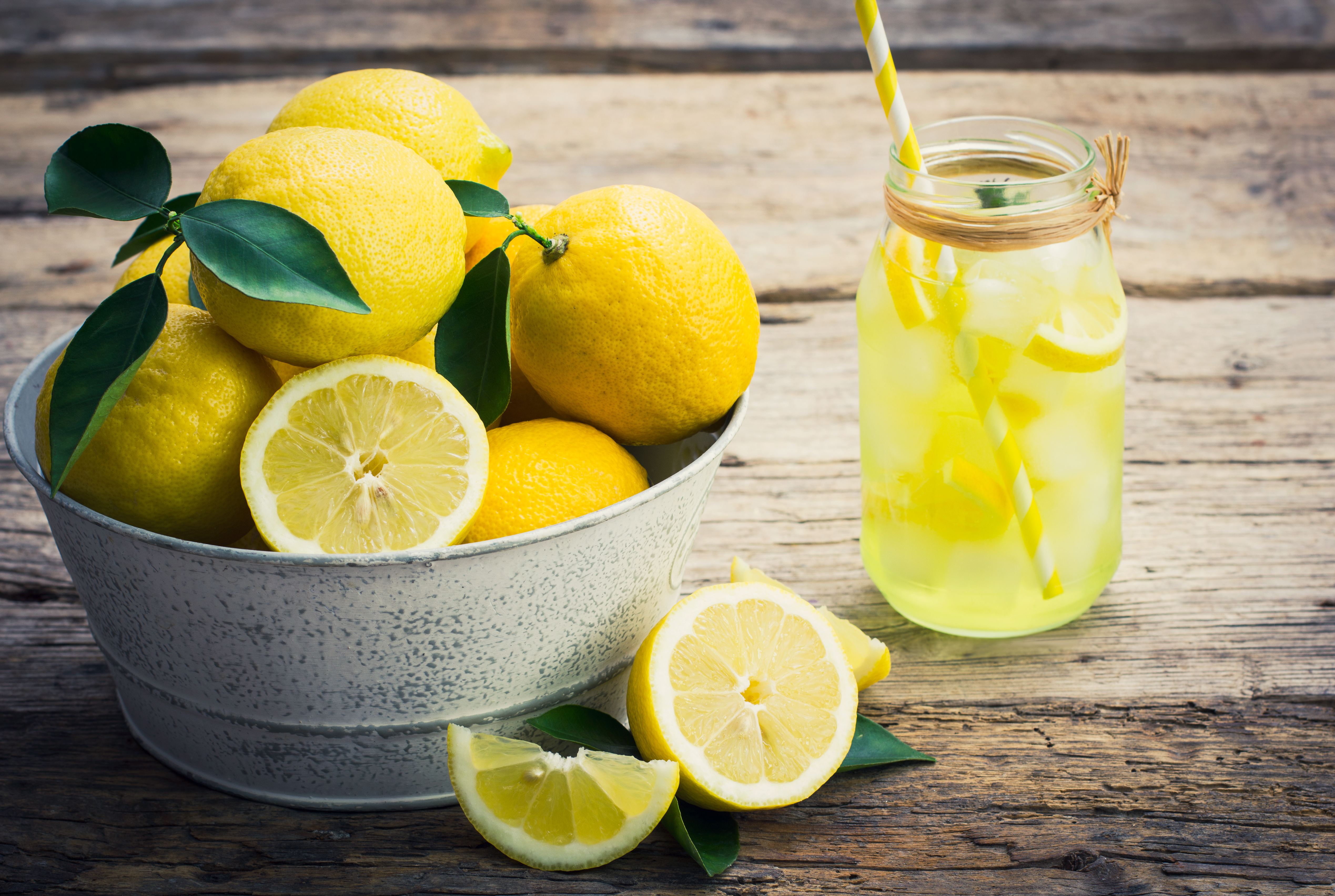 Succo di limone: benefici e utilizzi della bevanda più dissetante -  Valfrutta Magazine