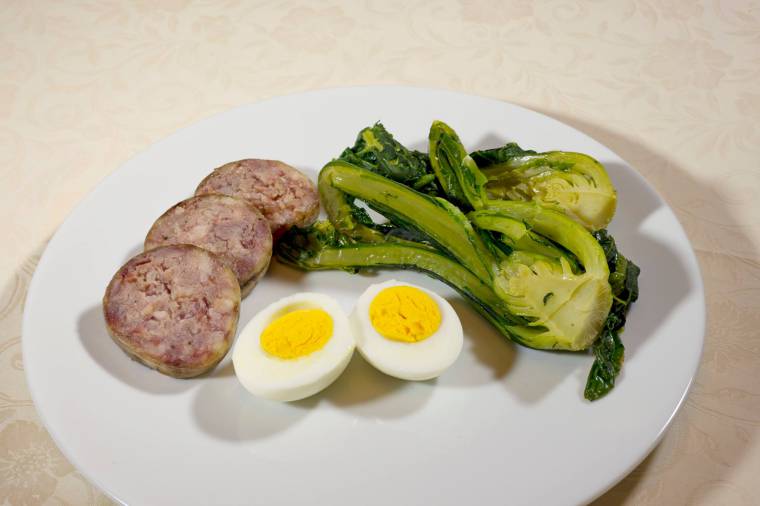 Uova, salame e broccoletto di Custoza
