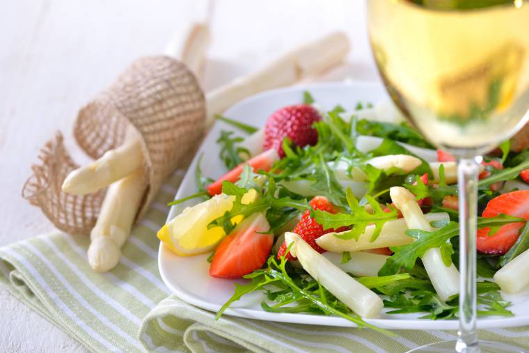 Ricette salate con le fragole e asparagi